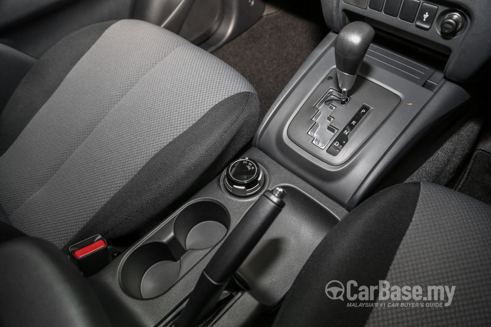 Mitsubishi Triton Mk2 Facelift (2019) Interior