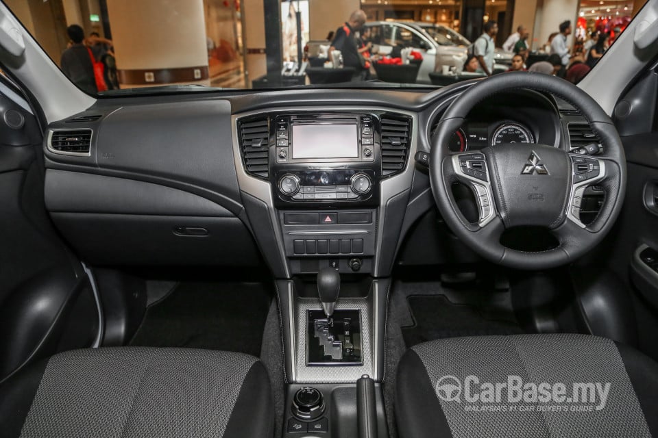 Mitsubishi Triton Mk2 Facelift (2019) Interior