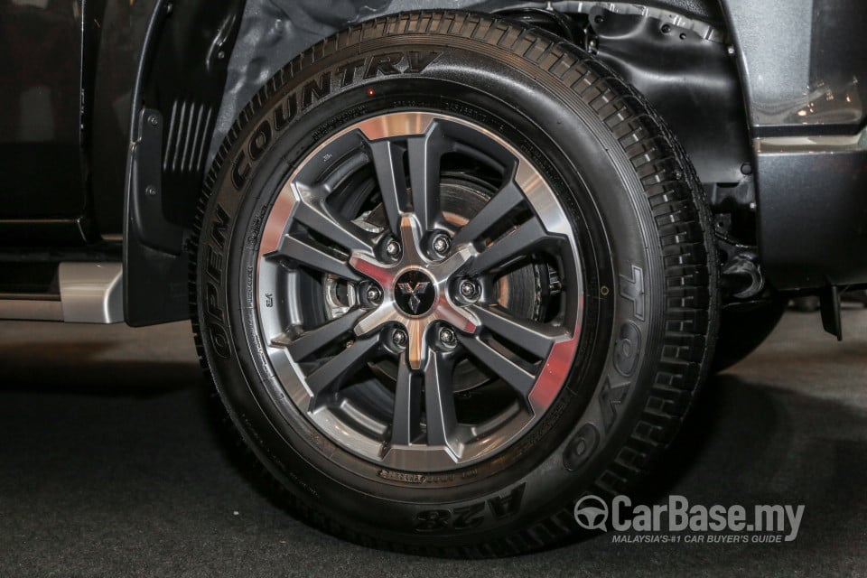 Mitsubishi Triton Mk2 Facelift (2019) Interior