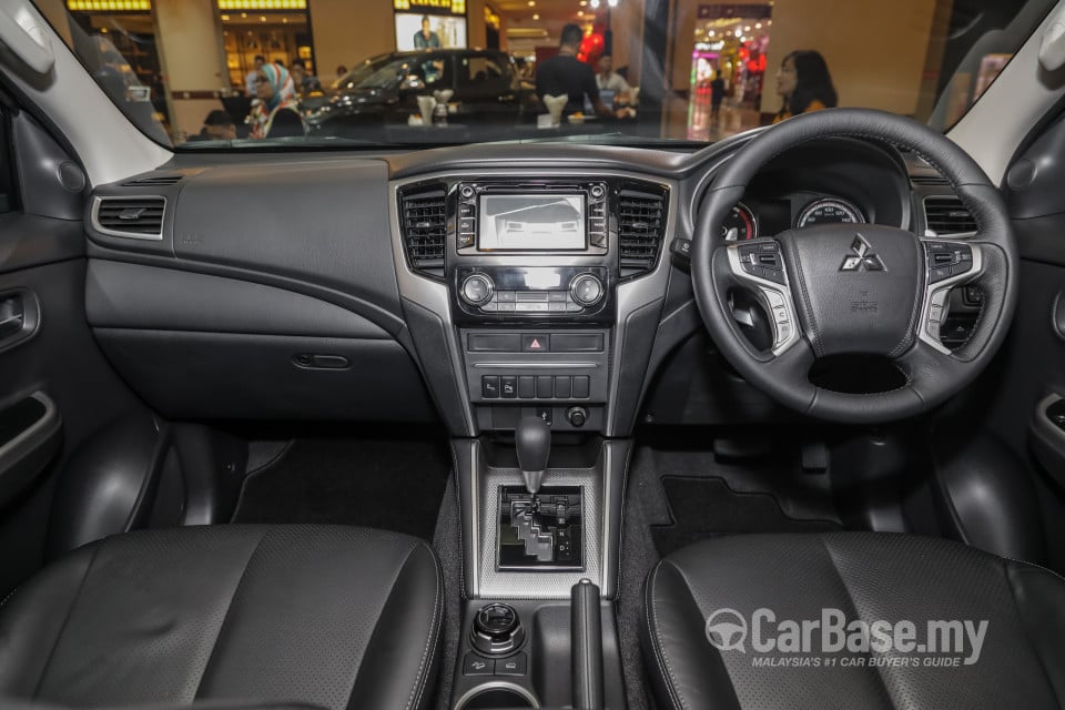 Mitsubishi Triton Mk2 Facelift (2019) Interior