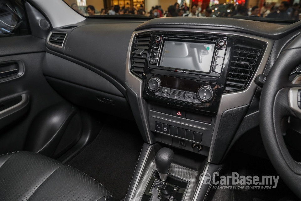 Mitsubishi Triton Mk2 Facelift (2019) Interior