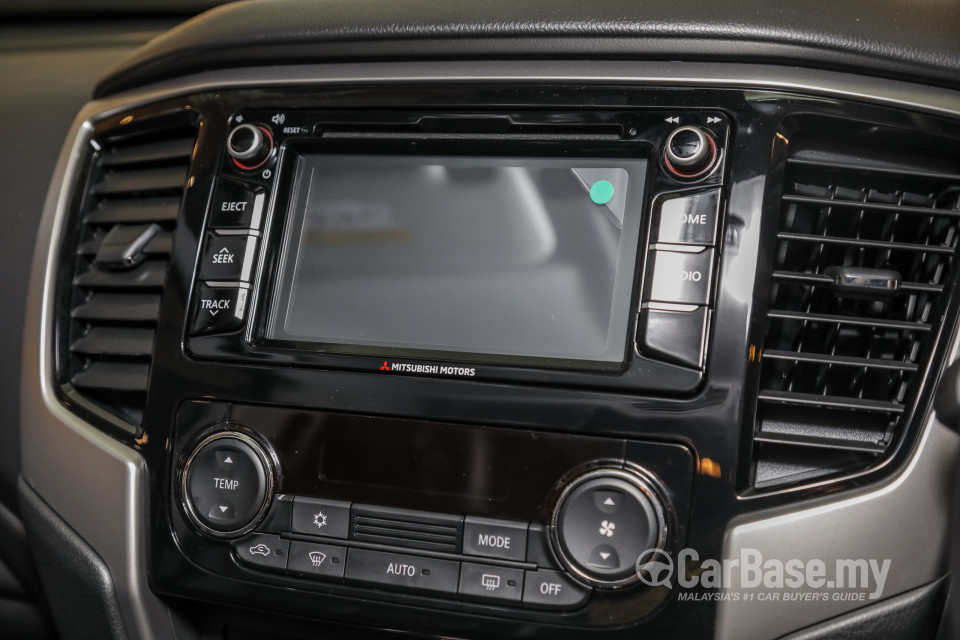 Mitsubishi Triton Mk2 Facelift (2019) Interior