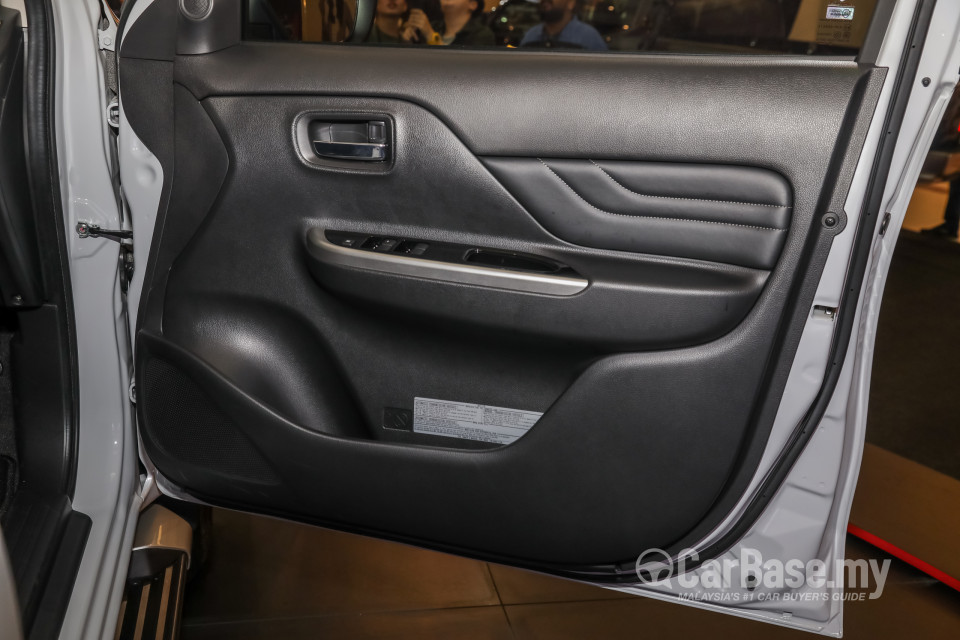 Mitsubishi Triton Mk2 Facelift (2019) Interior
