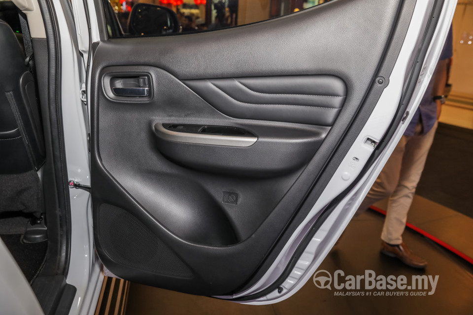 Mitsubishi Triton Mk2 Facelift (2019) Interior
