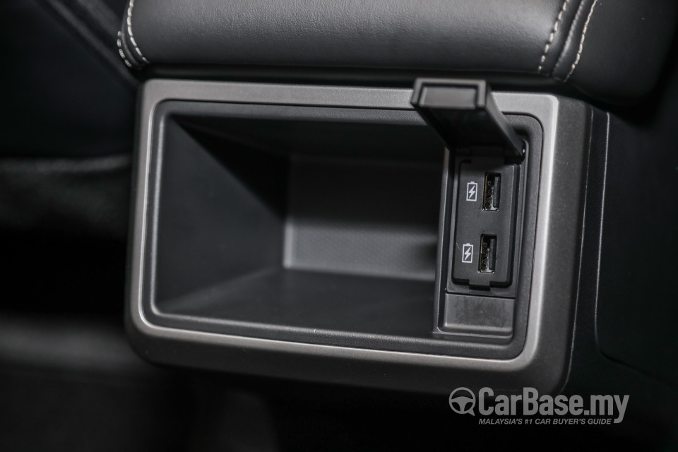 Mitsubishi Triton Mk2 Facelift (2019) Interior