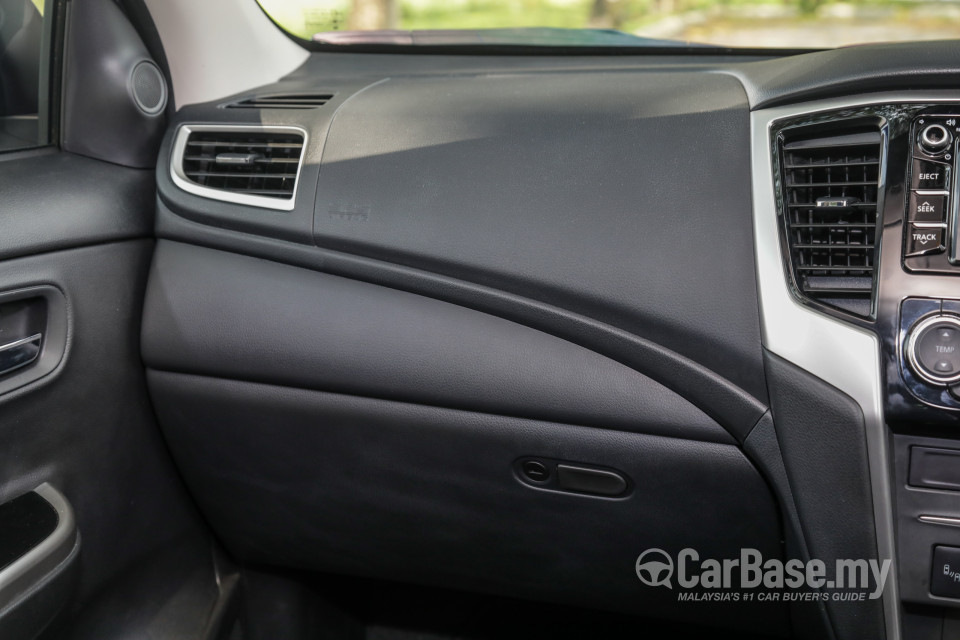 Mitsubishi Triton Mk2 Facelift (2019) Interior