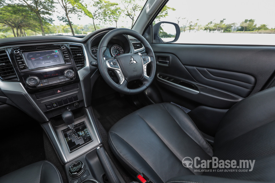 Mitsubishi Triton Mk2 Facelift (2019) Interior