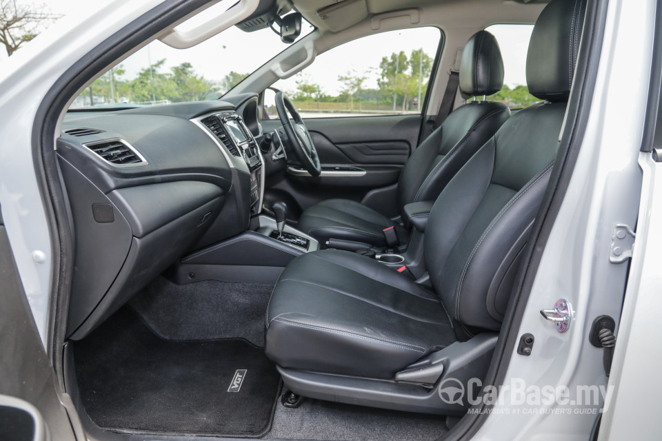 Mitsubishi Triton Mk2 Facelift (2019) Interior