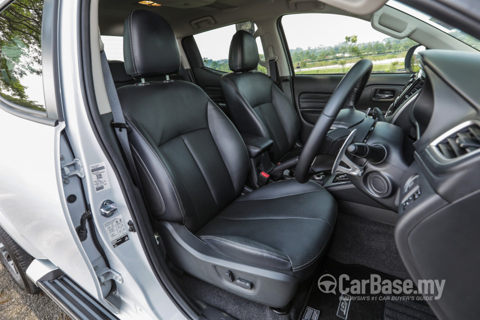 Mitsubishi Triton Mk2 Facelift (2019) Interior