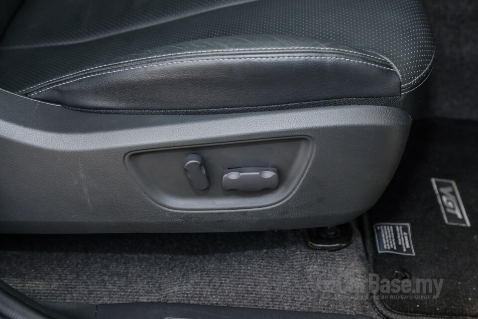 Toyota Fortuner AN160 (2016) Interior