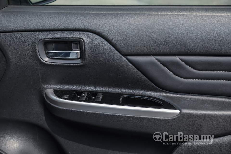 Mitsubishi Triton Mk2 Facelift (2019) Interior