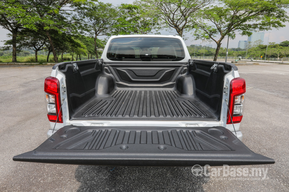 Mitsubishi Triton Mk2 Facelift (2019) Interior