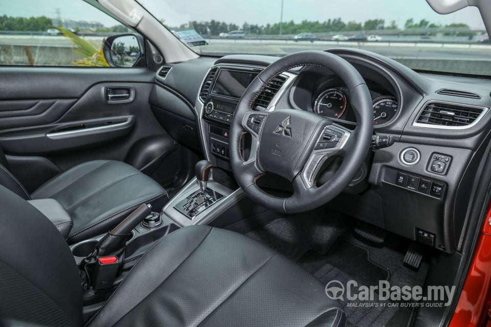 Mitsubishi Triton Mk2 Facelift (2019) Interior