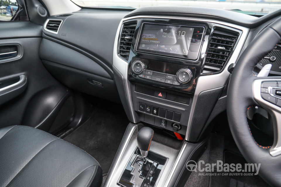 Mitsubishi Triton Mk2 Facelift (2019) Interior