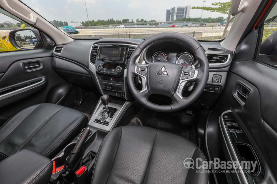 Mitsubishi Triton Mk2 Facelift (2019) Interior