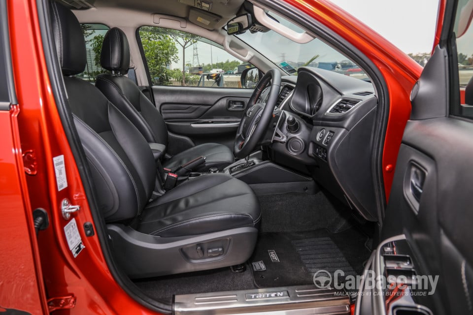 Mitsubishi Triton Mk2 Facelift (2019) Interior