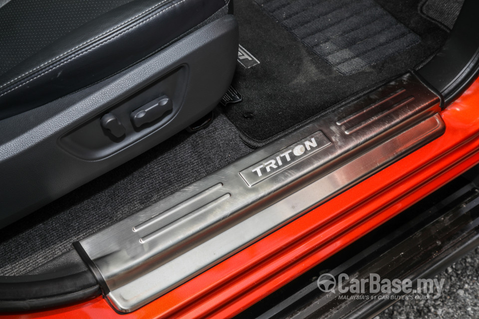 Mitsubishi Triton Mk2 Facelift (2019) Interior