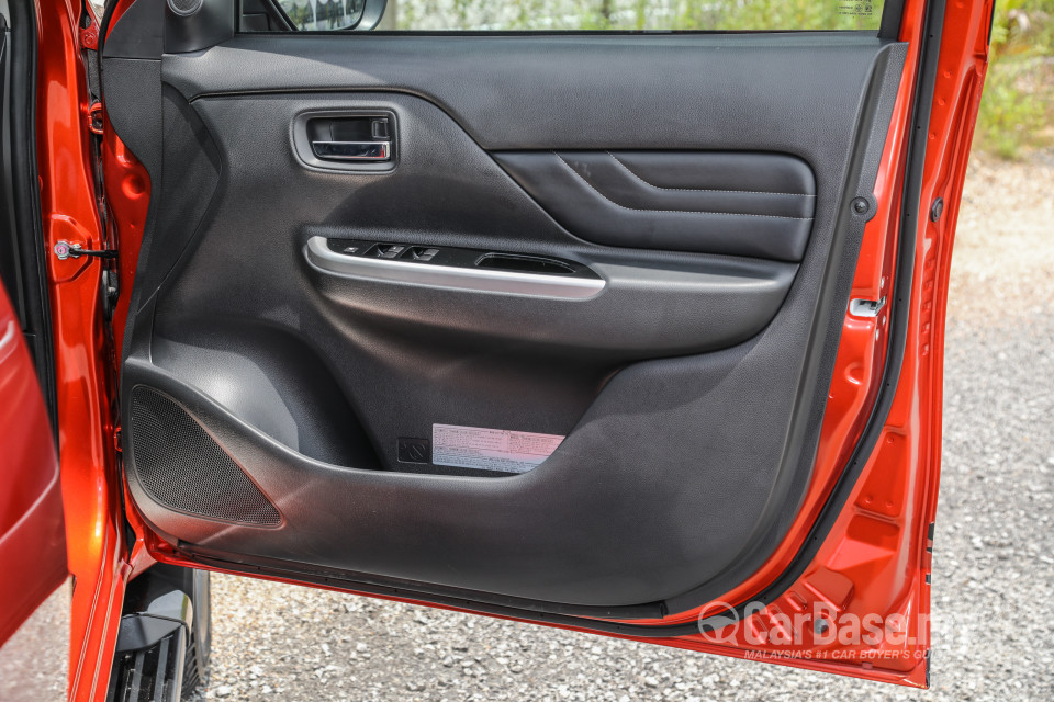 Mitsubishi Triton Mk2 Facelift (2019) Interior