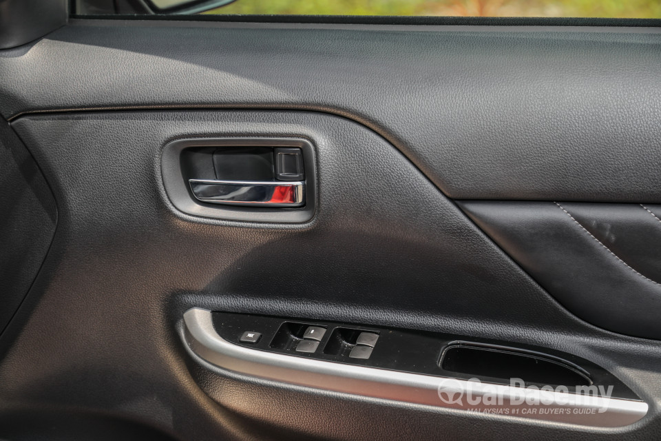 Mitsubishi Triton Mk2 Facelift (2019) Interior
