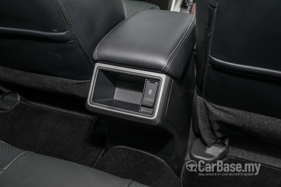Mitsubishi Triton Mk2 Facelift (2019) Interior