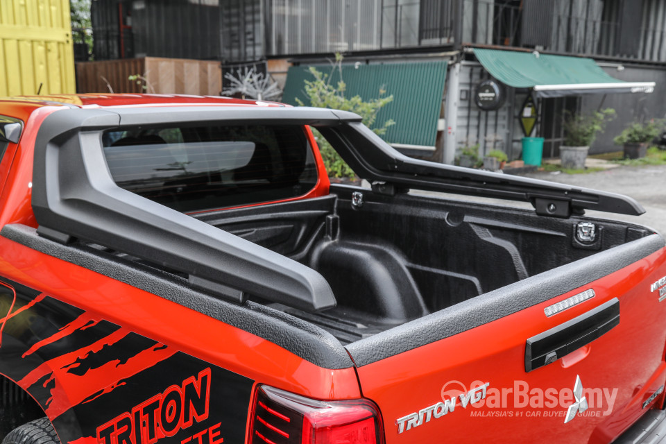 Mitsubishi Triton Mk2 Facelift (2019) Interior
