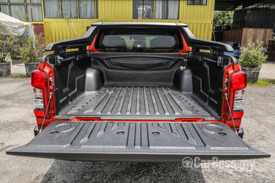 Mitsubishi Triton Mk2 Facelift (2019) Interior