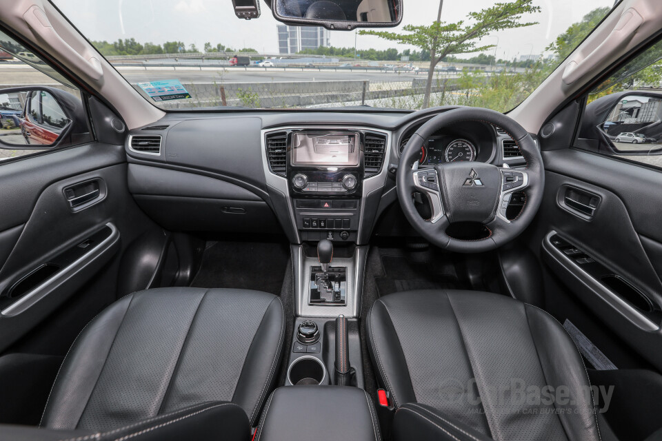 Mitsubishi Triton Mk2 Facelift (2019) Interior