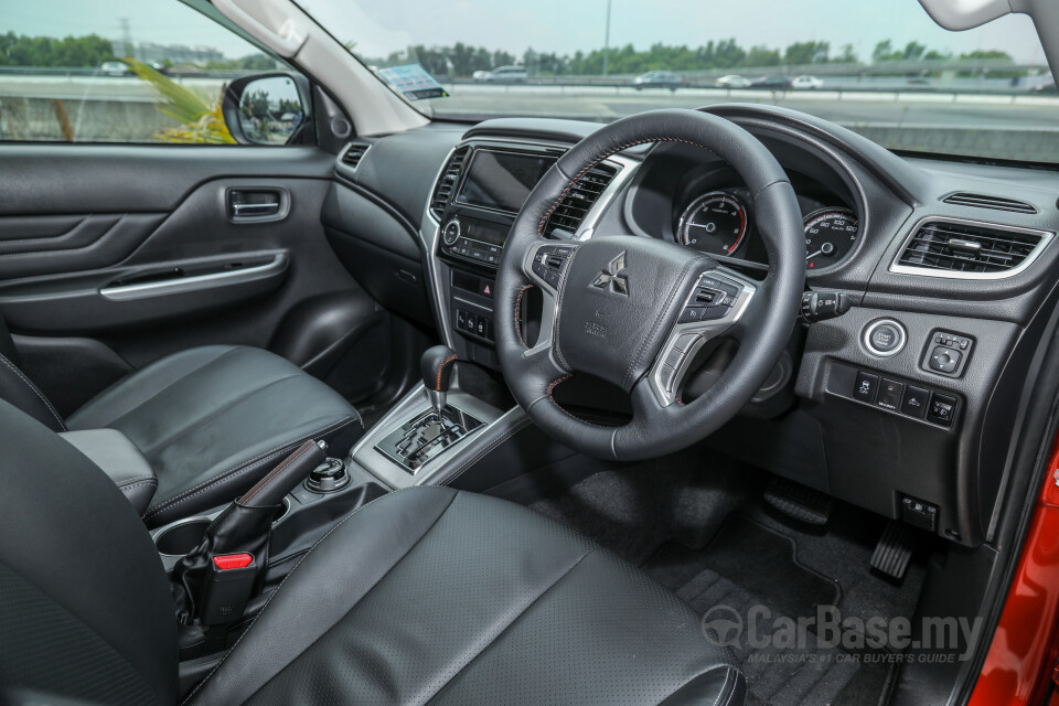 Mitsubishi Triton Mk2 Facelift (2019) Interior
