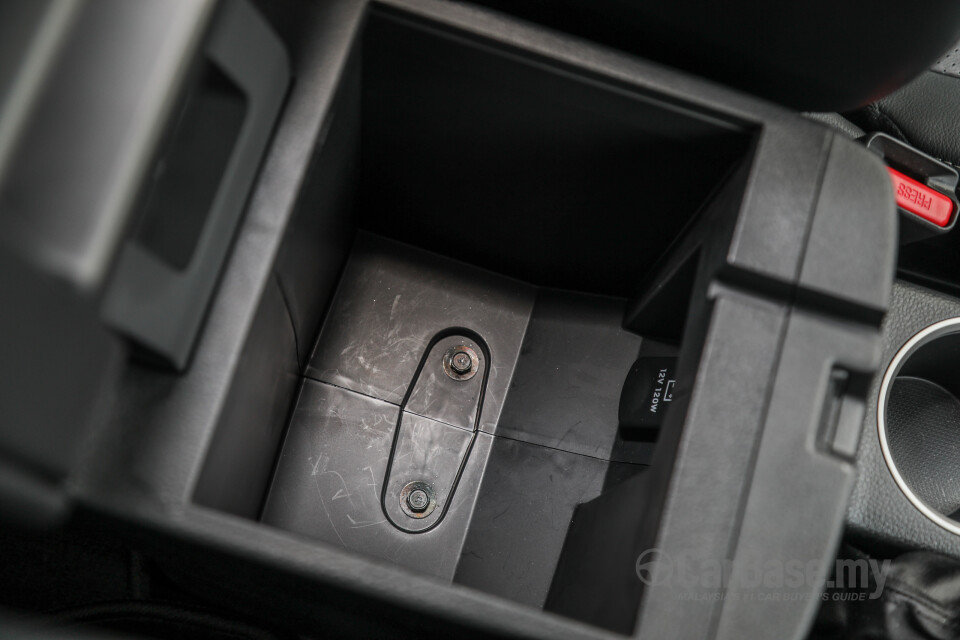 Mitsubishi Triton Mk2 Facelift (2019) Interior