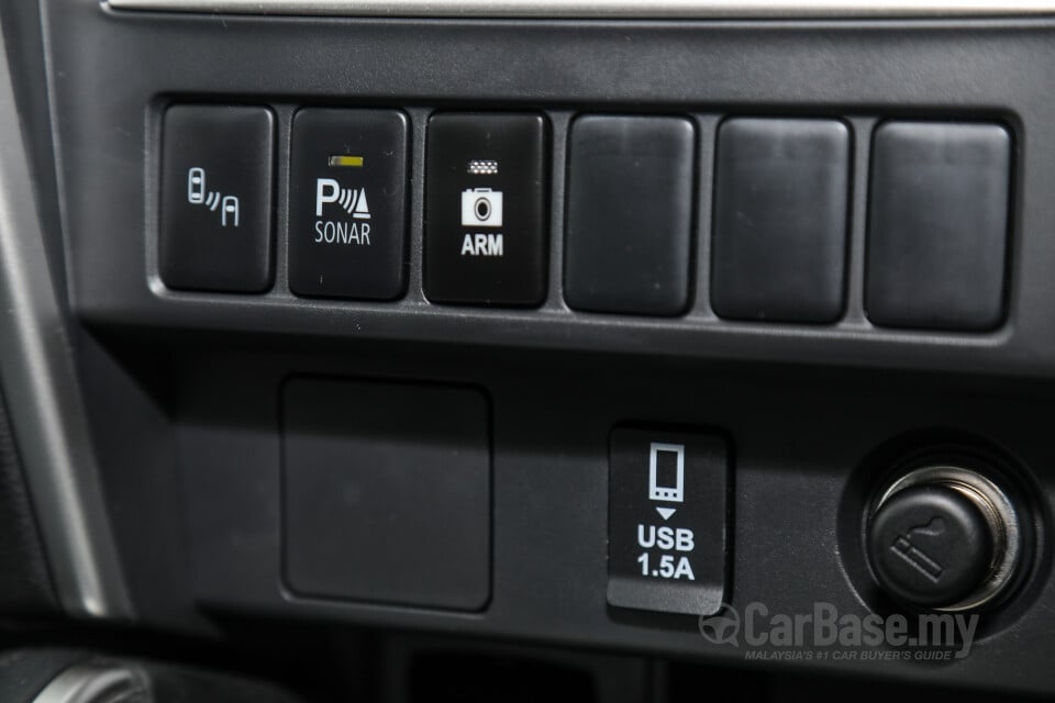 Mitsubishi Triton Mk2 Facelift (2019) Interior