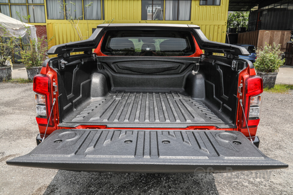Mitsubishi Triton Mk2 Facelift (2019) Interior
