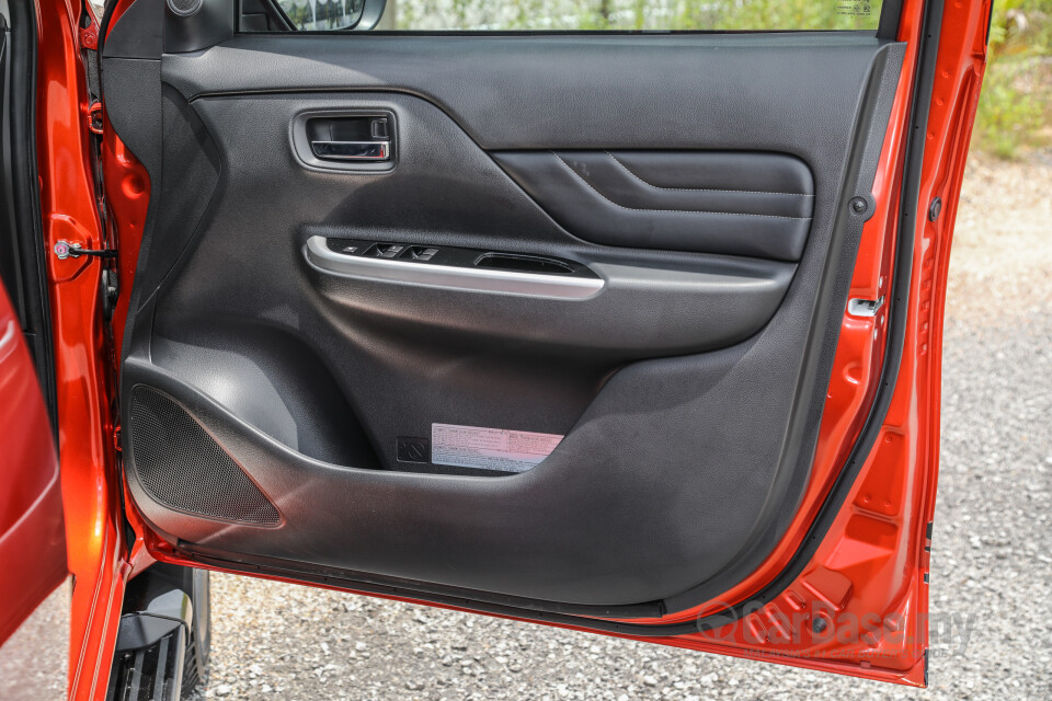 Mitsubishi Triton Mk2 Facelift (2019) Interior