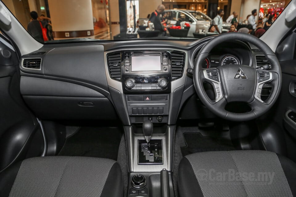 Mitsubishi Triton Mk2 Facelift (2019) Interior