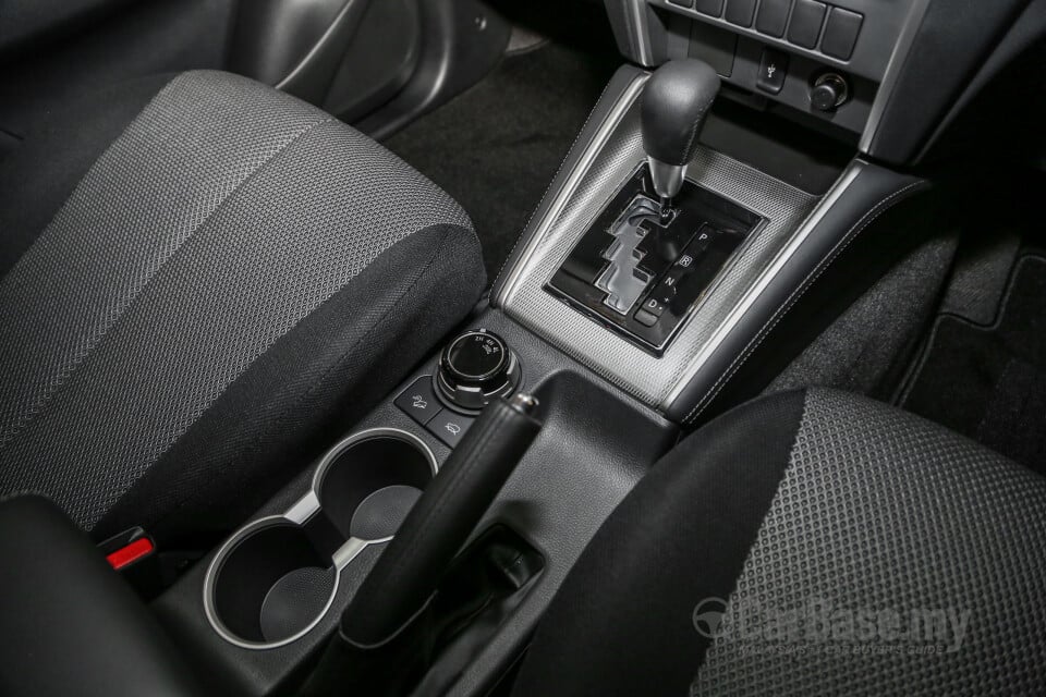 Mitsubishi Triton Mk2 Facelift (2019) Interior