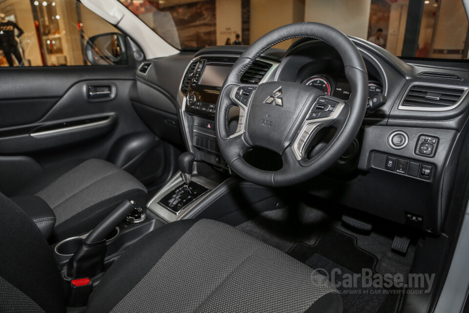 Mitsubishi Triton Mk2 Facelift (2019) Interior