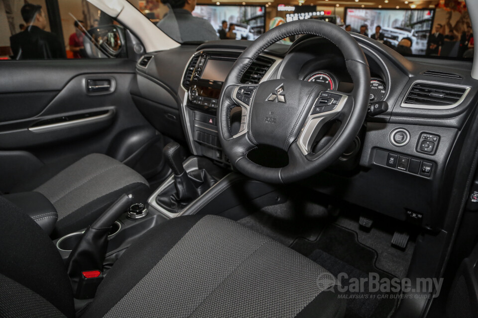 Mitsubishi Triton Mk2 Facelift (2019) Interior