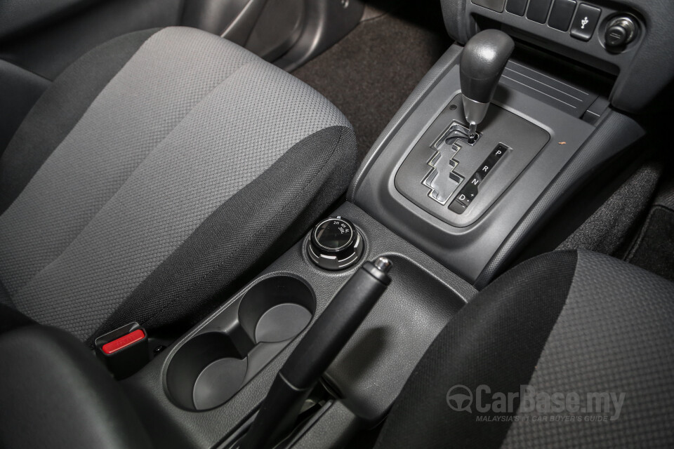 Mitsubishi Triton Mk2 Facelift (2019) Interior