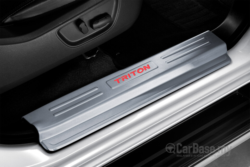 Mitsubishi Triton Mk2 Facelift (2019) Interior