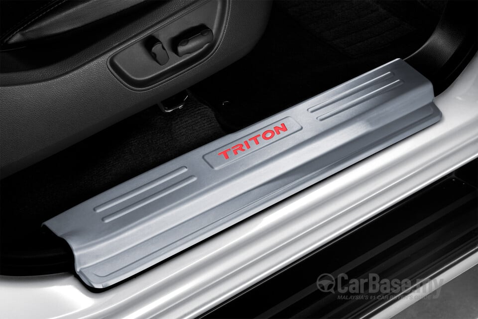 Mitsubishi Triton Mk2 Facelift (2019) Interior
