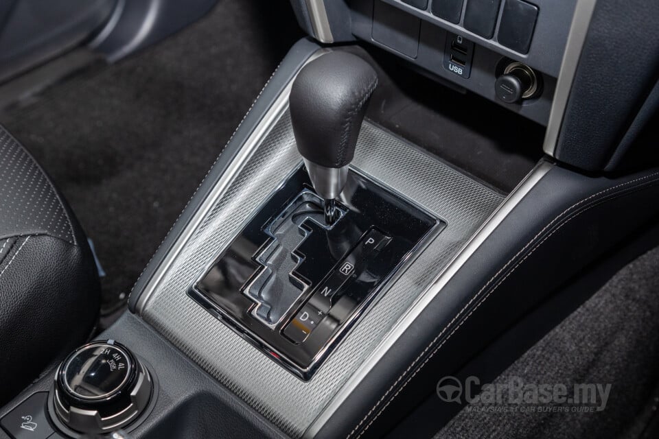 Mitsubishi Triton Mk2 Facelift (2019) Interior