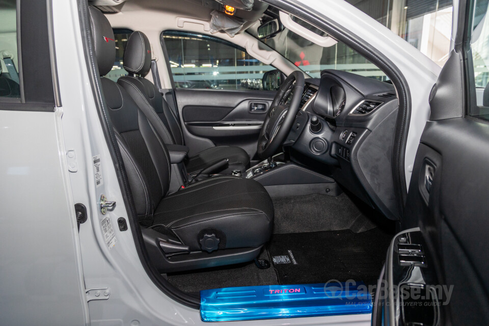Mitsubishi Triton Mk2 Facelift (2019) Interior