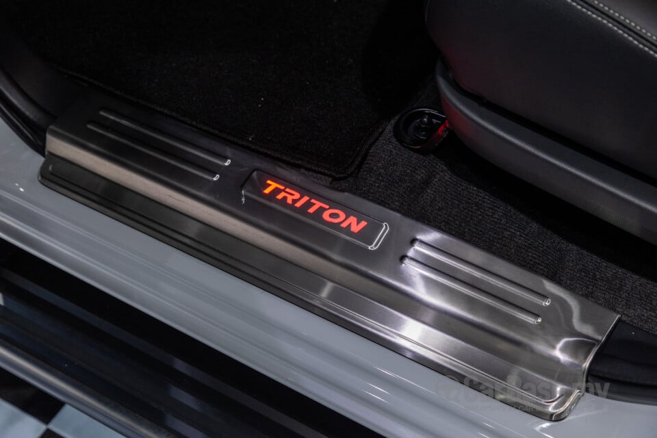 Mitsubishi Triton Mk2 Facelift (2019) Interior