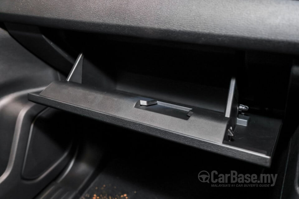 Mitsubishi Triton Mk3 (2024) Interior
