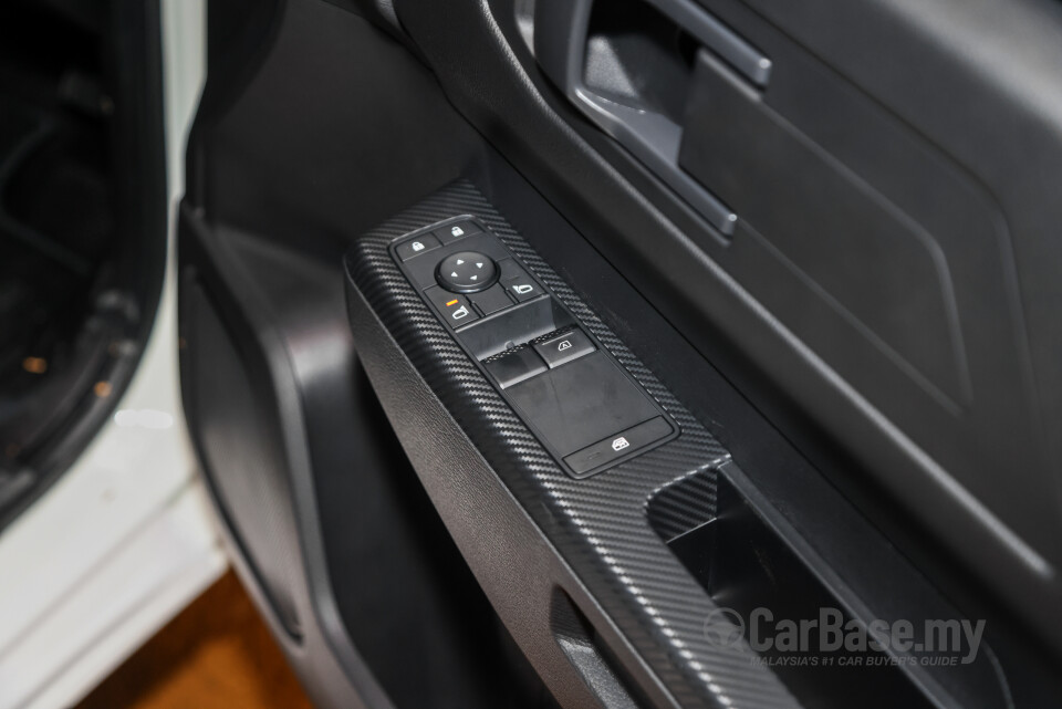 Mitsubishi Triton Mk3 (2024) Interior