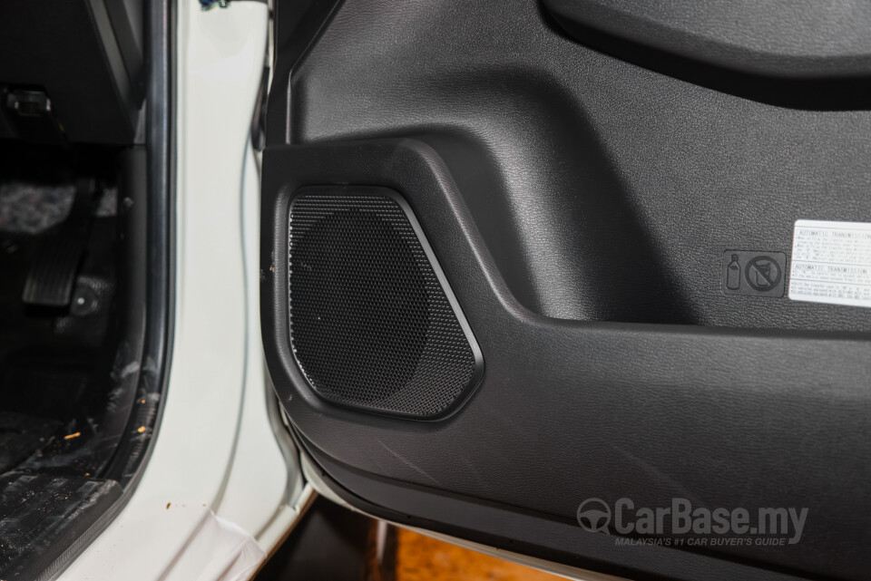 Mitsubishi Triton Mk3 (2024) Interior