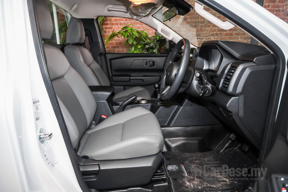 Mitsubishi Triton Mk3 (2024) Interior