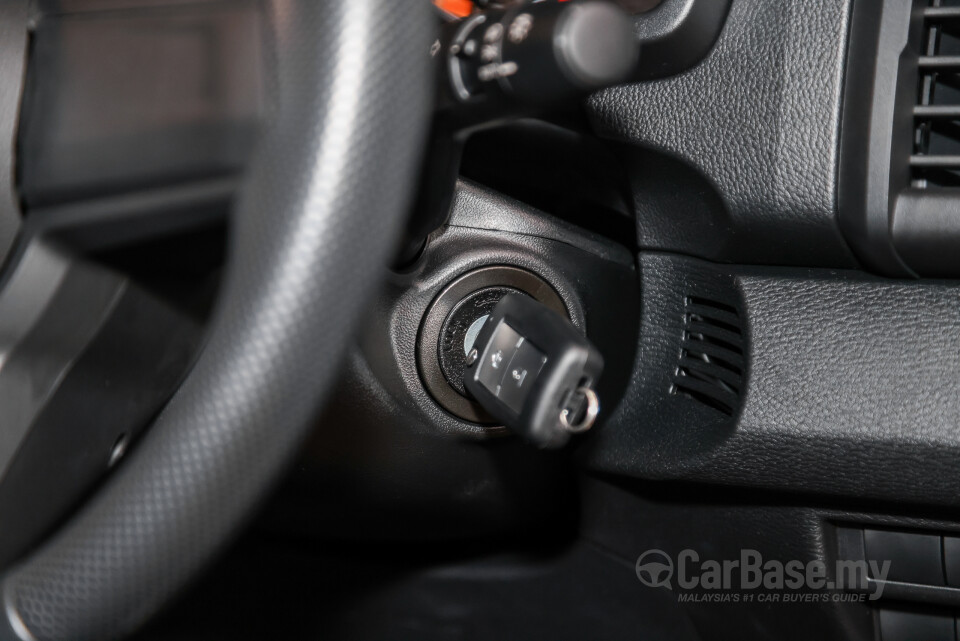 Mitsubishi Triton Mk3 (2024) Interior
