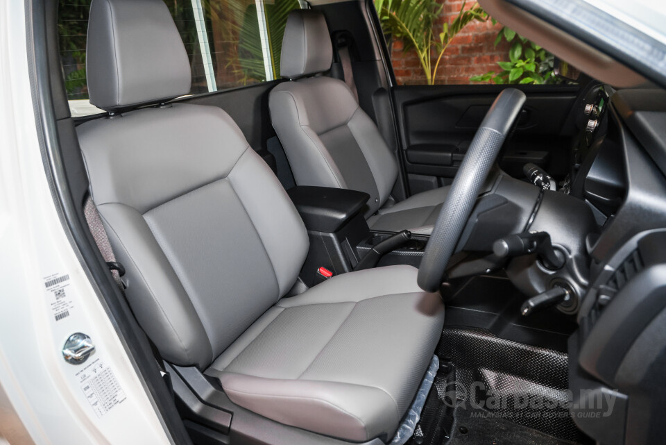 Mitsubishi Triton Mk3 (2024) Interior