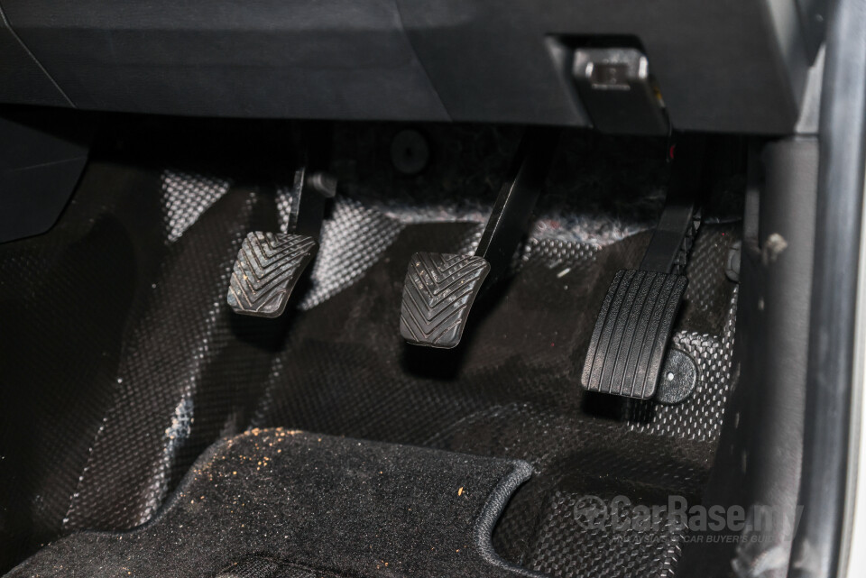 Mitsubishi Triton Mk3 (2024) Interior