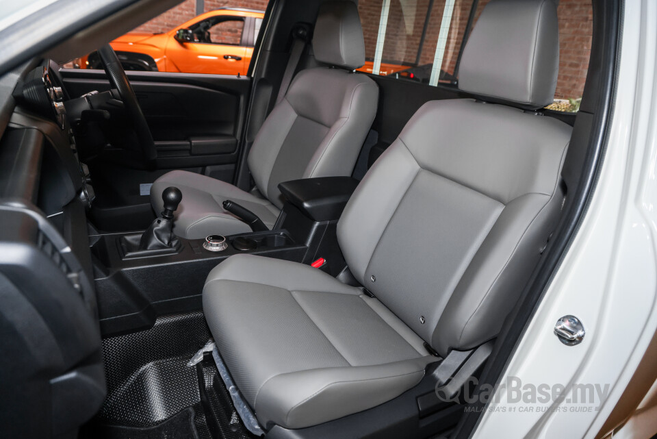 Mitsubishi Triton Mk3 (2024) Interior